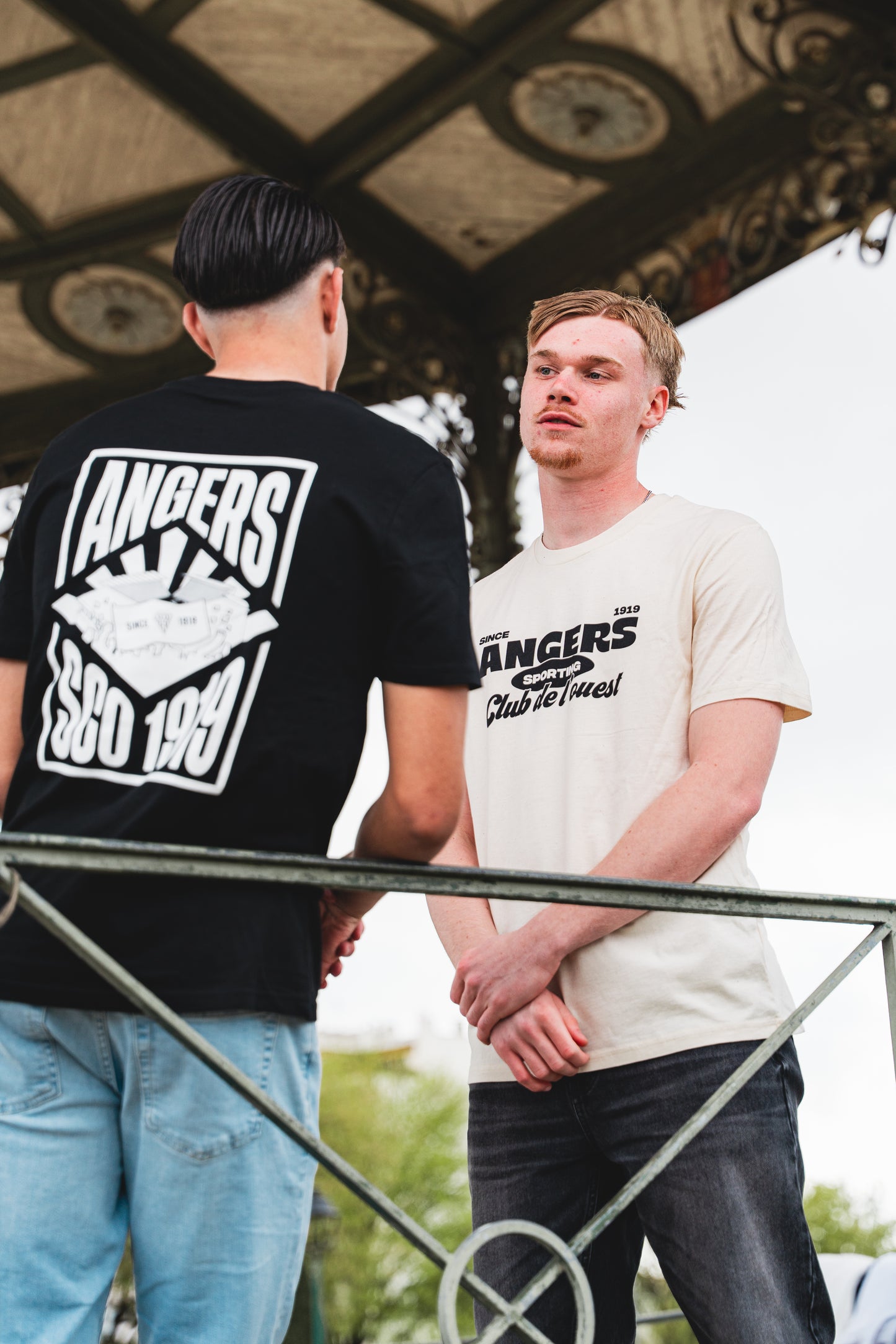 TS BEIGE SPORTING AD