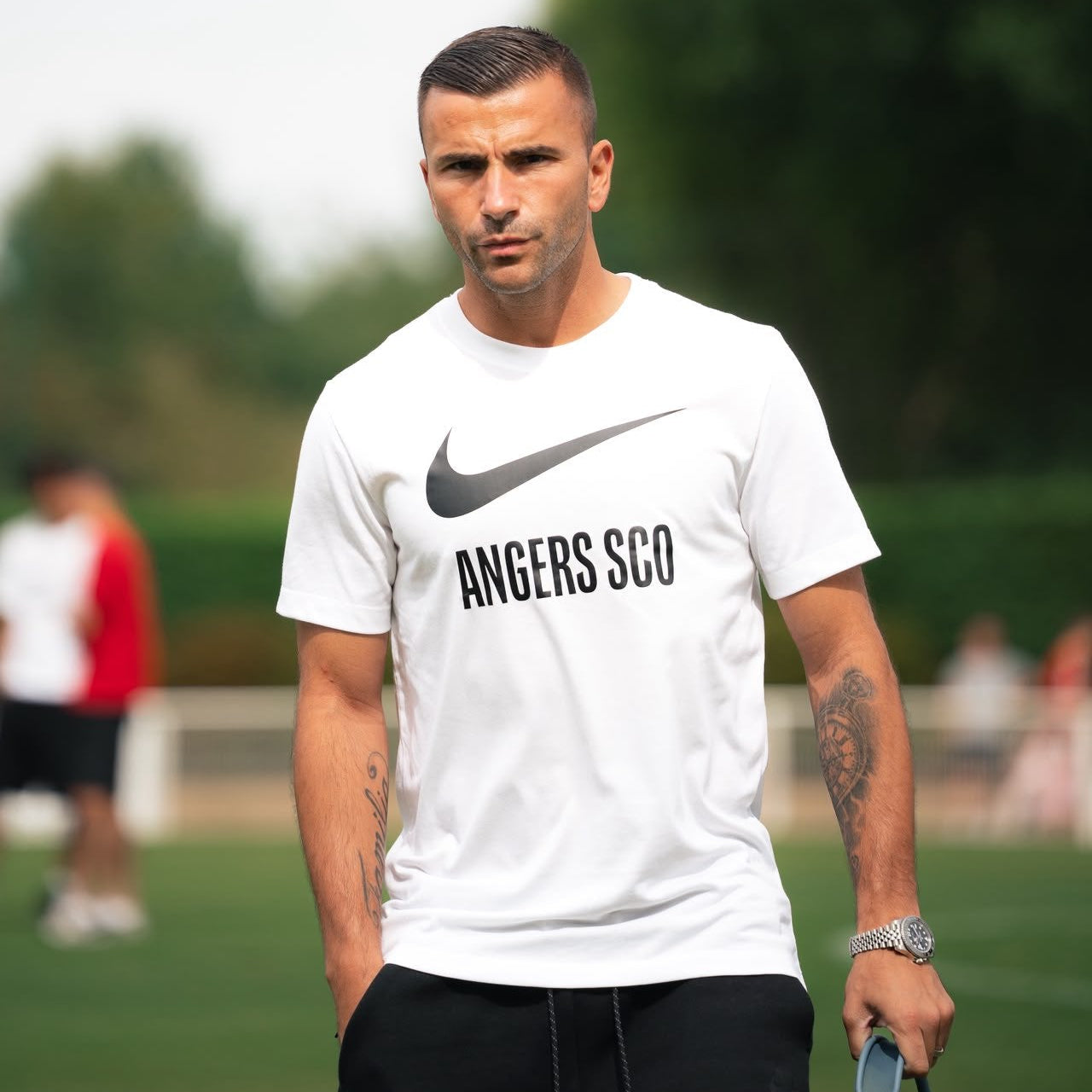 TS DE SORTIE NIKE VIRGULE AD 26/27