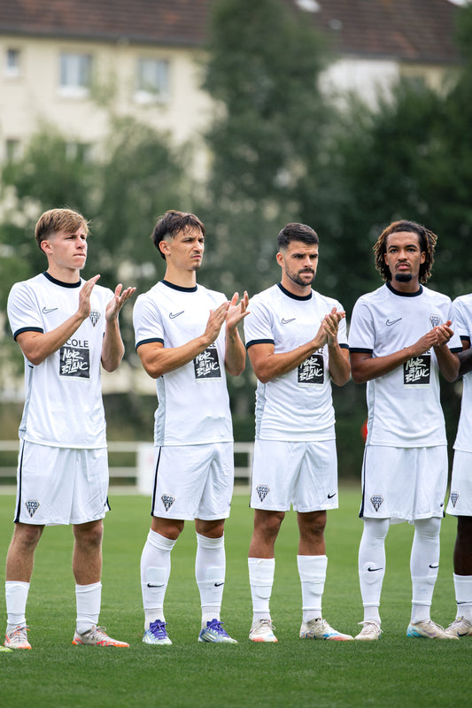 MAILLOTS PORTÉS MATCHS AMICAUX PRÉ-SAISON
